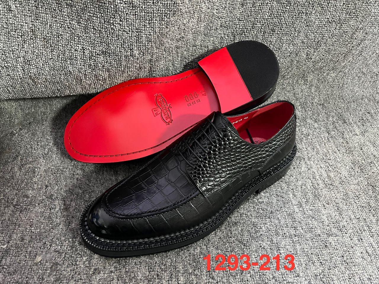 Classic Oxford shoes 